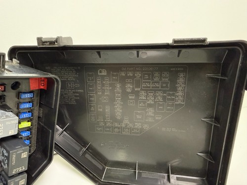 2013-2014 Chevrolet Traverse GMC Acadia Engine Fuse Box OEM 22933345 - Image 3
