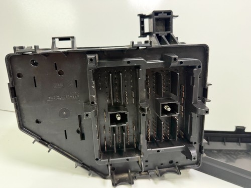 2013-2014 Chevrolet Traverse GMC Acadia Engine Fuse Box OEM 22933345 - Image 5