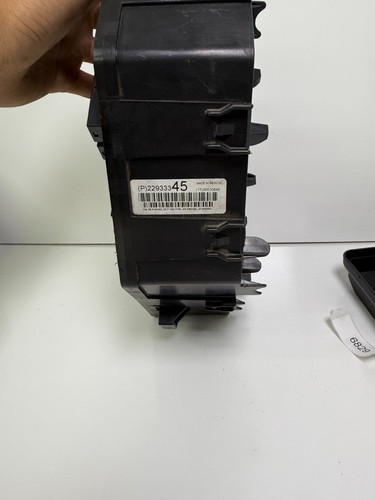 2013-2014 Chevrolet Traverse GMC Acadia Engine Fuse Box OEM 22933345 - Image 7
