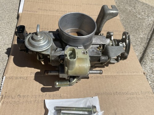 Toyota 4Runner Throttle Body Valve Assembly 3.4L V6 22210-62220 OEM 1996-2001 - Image 4
