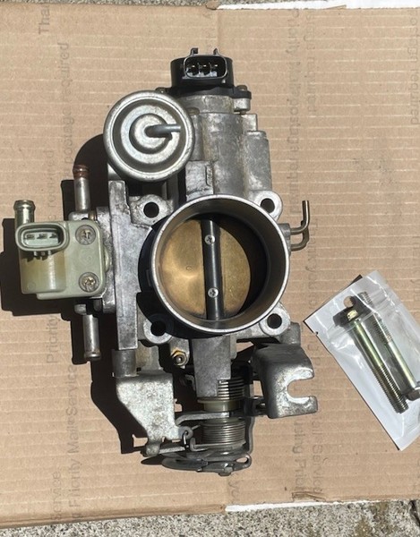 Toyota 4Runner Throttle Body Valve Assembly 3.4L V6 22210-62220 OEM 1996-2001
