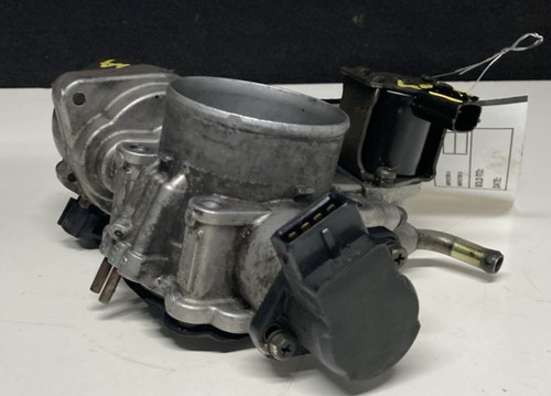 2003-2006 Hyundai Santa Fe 3.5L Throttle Body Assembly OEM E0T70473 - Image 4