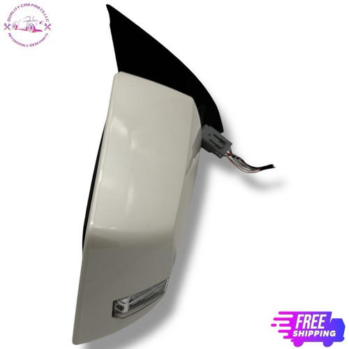 2013-2017 Chevrolet Traverse Right Passenger Side View Door Mirror White OEM - Image 3