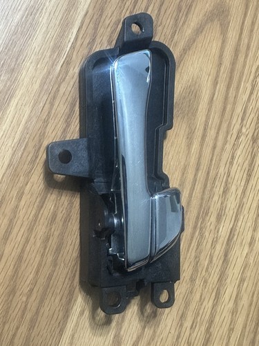 2011-2014 Hyundai Sonata Rear Right Passenger Side Inner Door Handle Assembly - Image 2